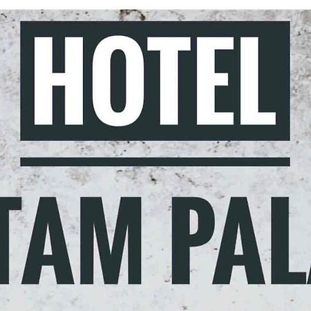 Hotel Pritam Palace , Dhule Buitenkant foto